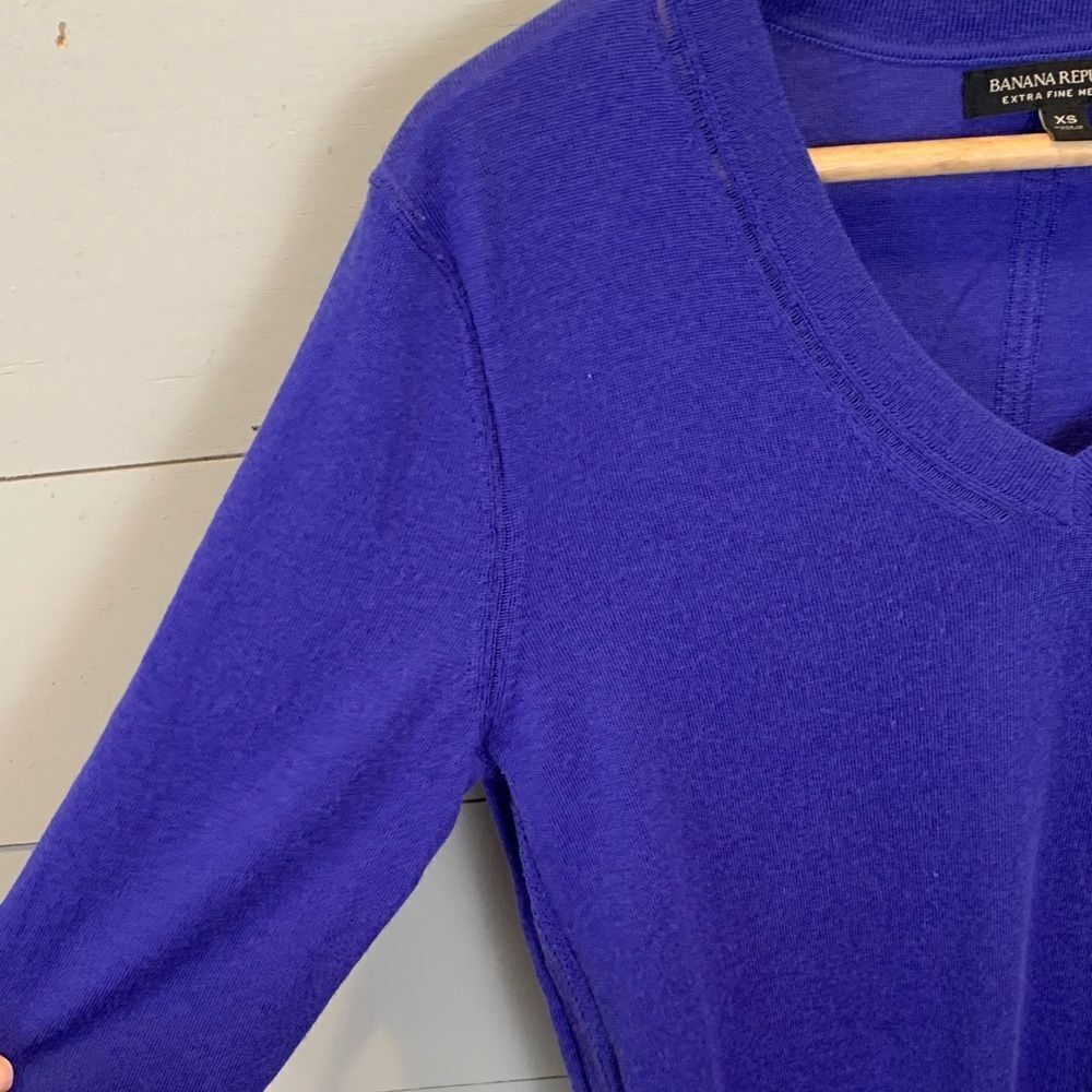 Banana Republic Royal Blue V-Neck Sweater merino wool thin lightweight size XS - Picture 5 of 8